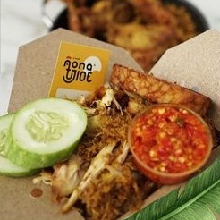 

Nasi Ayam Suir Nona Tjioe