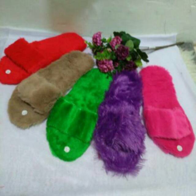 Sandal bulu selop dewasa