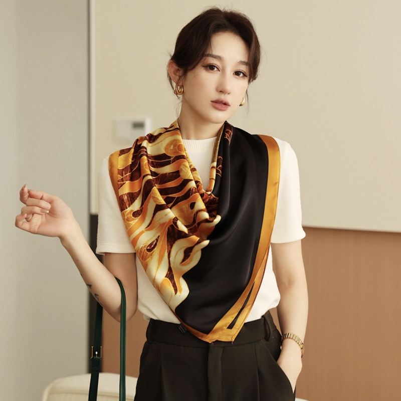 Scarf &quot;Bingbing&quot; 110 x 110 Bahan Sutra Imitasi HIGH GRADE, Scarf Mewah