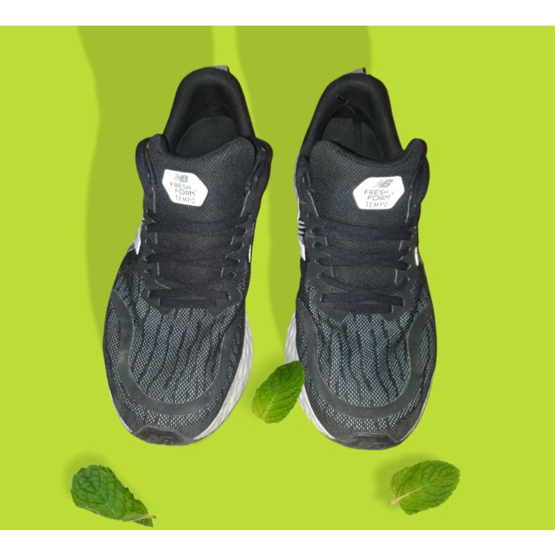 Sepatu Olahraga New Balance Fresh Foam Tempo
