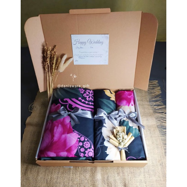 

hampers sprei bonita