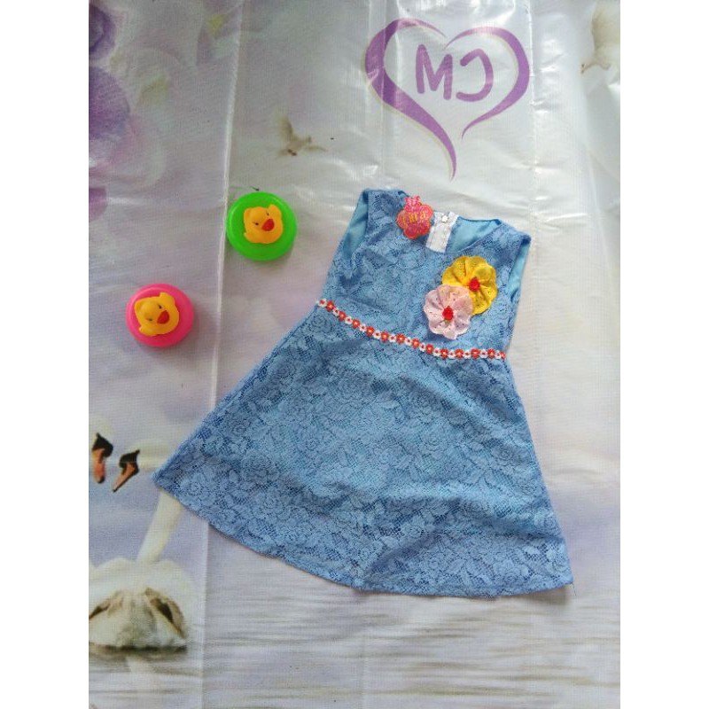 Dress brokat cantik model simple
