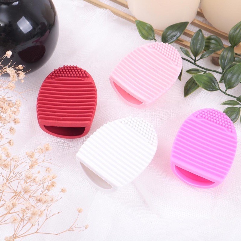 BRUSH EGG PADS PEMBERSIH KUAS MAKE-UP