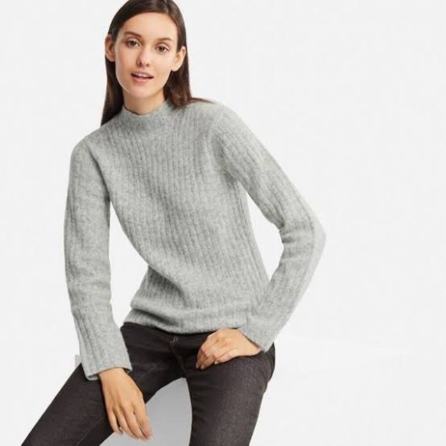 Download Kaos UNIQLO Ribbed Mock Top LongSleeves Grey Women Murah ...