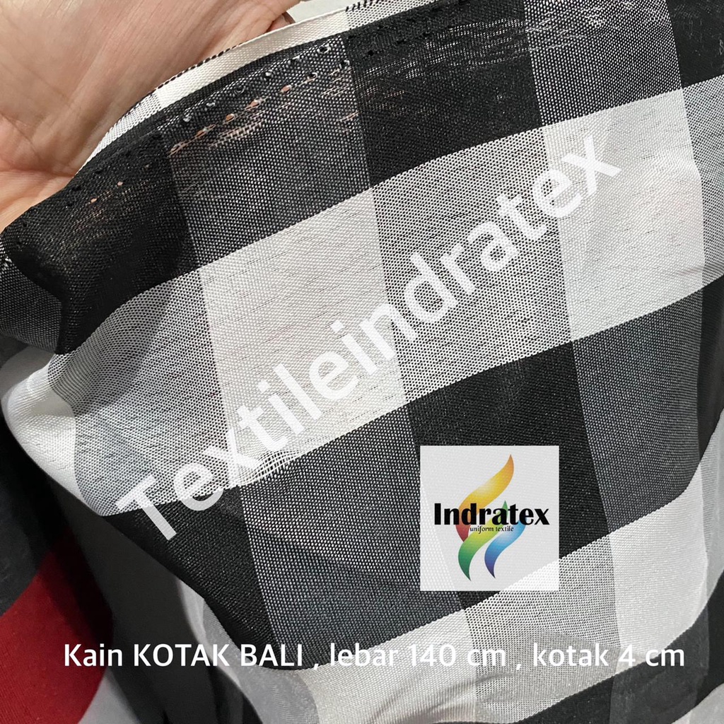 ( per setengah meter ) kain KOTAK BALI kotak catur tridatu 4 cm lebar 140 untuk upacara adat craft kerajinan tangan taplak meja sarung galon alas piknik