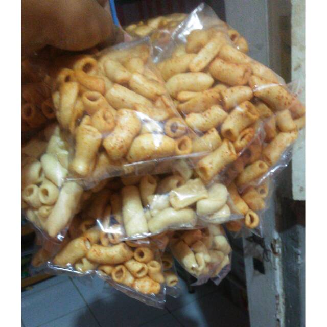 

Makaroni jumbo gurih dan renyah handmade isi 20 pcs (25g)