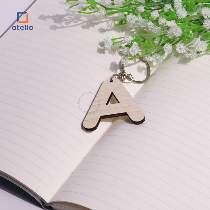 Gantungan Kunci Kayu Huruf Alfabet Wooden Keychain Letter Ganci Unik