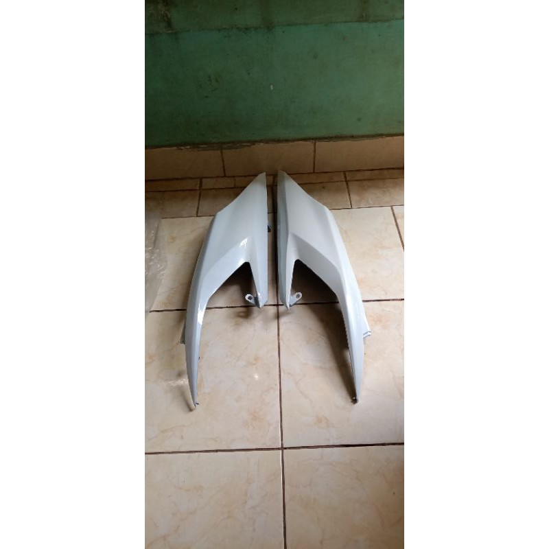 Body Vario techno 110 karbu putih