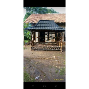 saung bambu minimalis