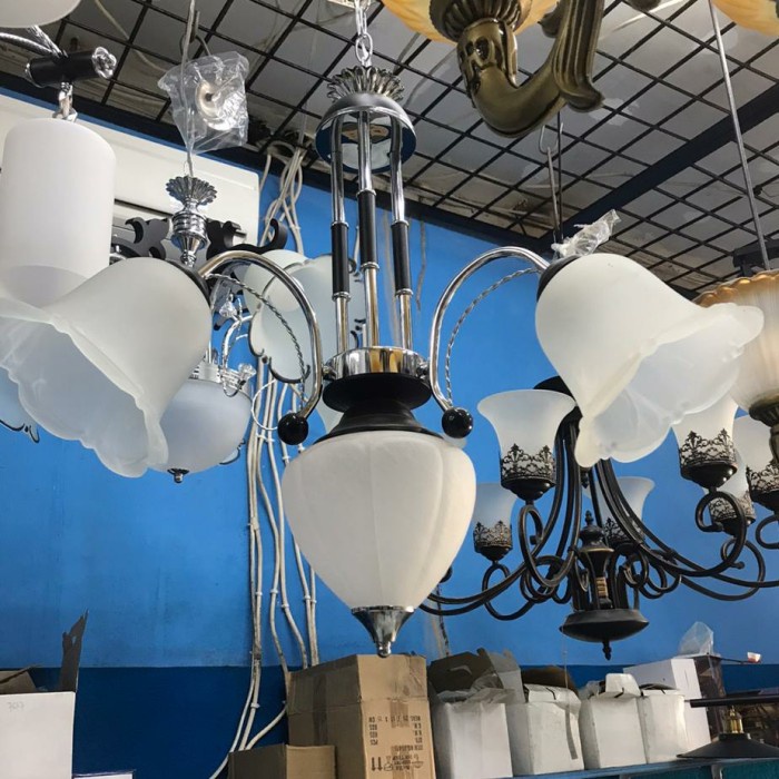 LAMPU GANTUNG HIAS MINIMALIS 3+1 LAMPU BUNGA