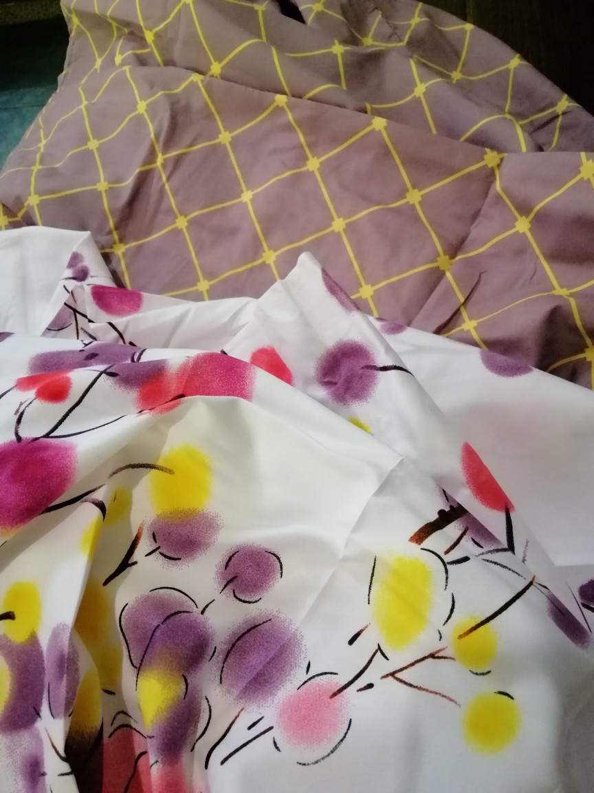 Sprei Kintakun Dluxe 180x200 B4 - Agnesia Brenda Braxley Caroline Danielle Ezlyn Graciela Zirafa