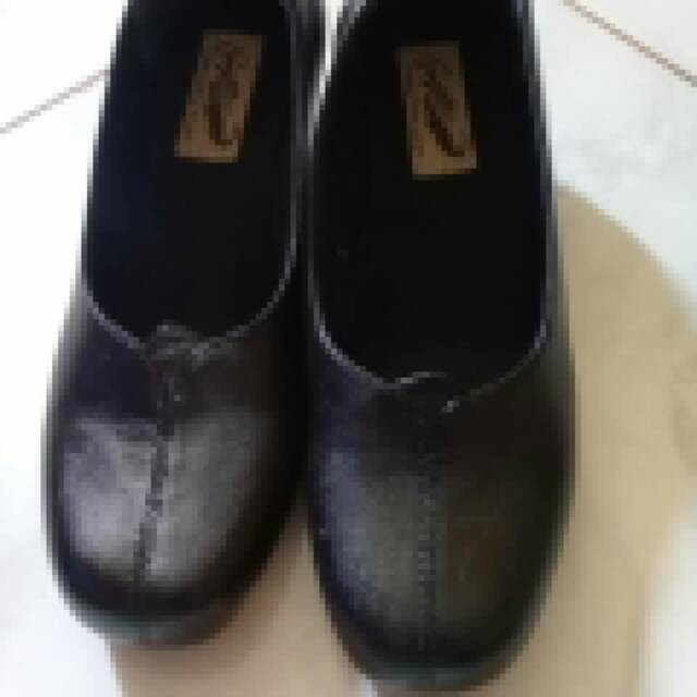 Sepatu jalasenastri