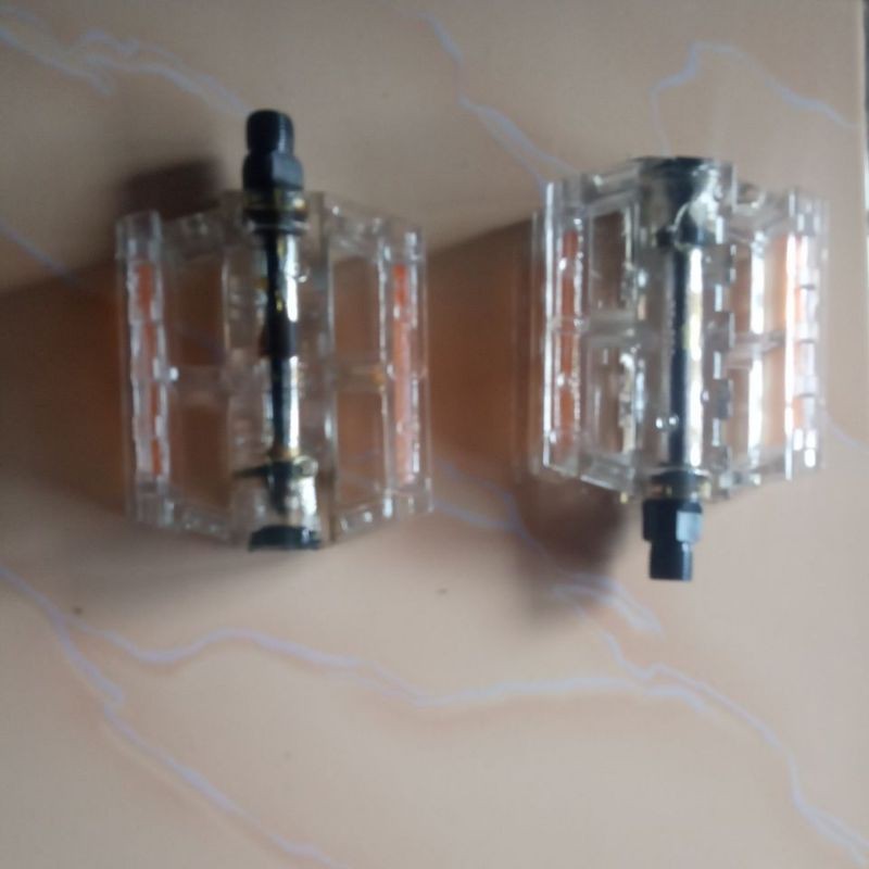 pedal sepeda bening seken