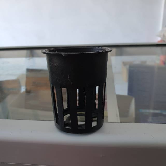 Netpot hitam tinggi 7cm diameter 6cm
