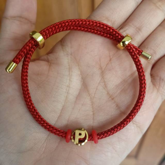 Gelang charm huruf P