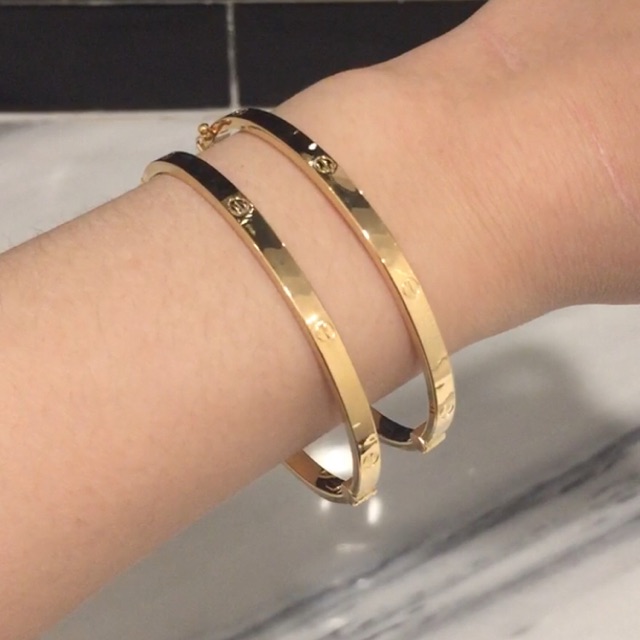 Gelang emas cartier rosegold diameter 5.6 cm berat 4.83 gr kadar 375