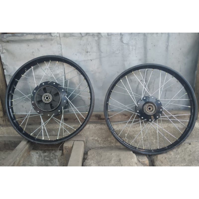 pelek set ory lingkaran hitam vega zr