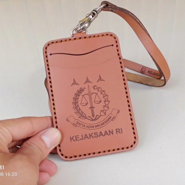 

Jual Tali Kalung Name Tag Id Card Kulit Kejaksaan Bergaransi