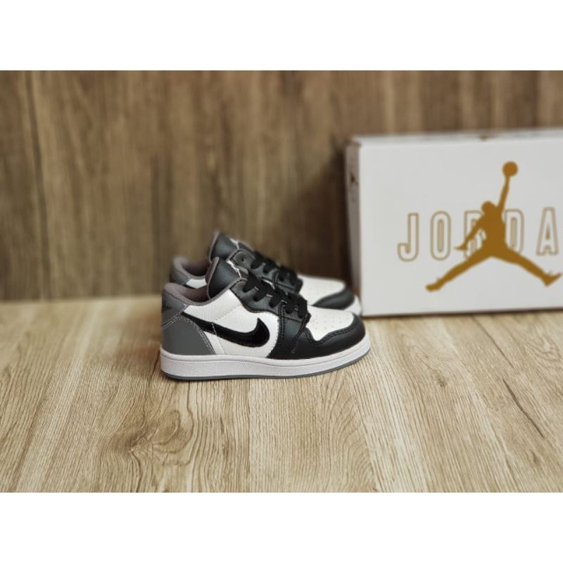 Sepatu Anak Laki dan Sepatu Sneakers Anak Perempuan Jordan Kids Sepatu Anak Laki Laki 10 Tahun Sepatu Anak Sneakers Laki Laki Perempuan Nike Jordan low Grade Original