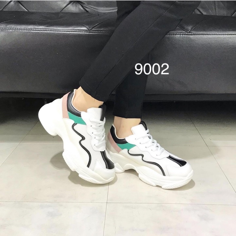 sneakers 9002c size 36,37 tinggi 5cm wanita import realpict