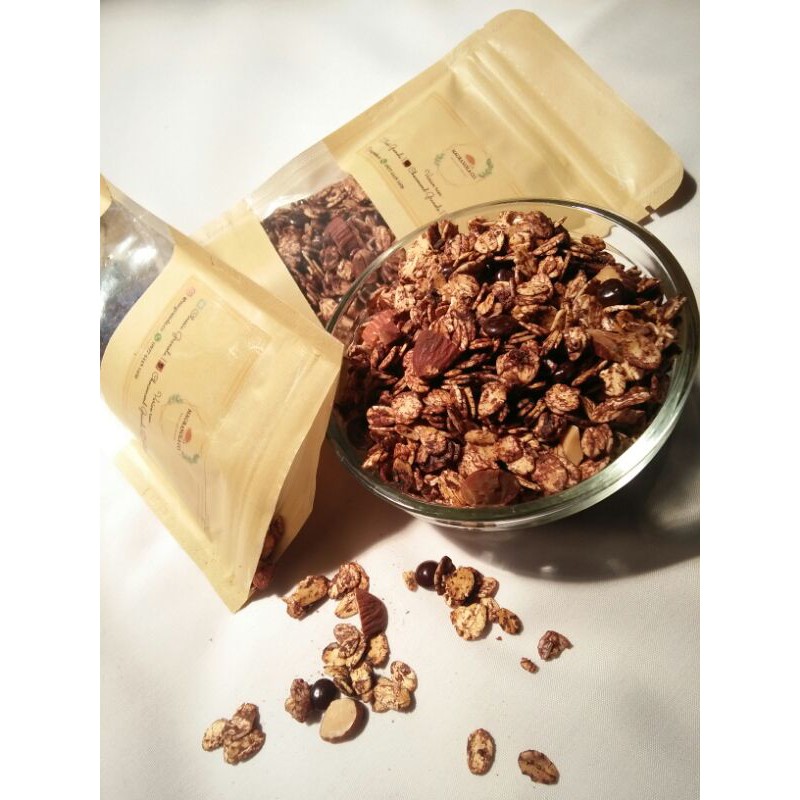 

Chocomond Magranola (granola, cemilan sehat)
