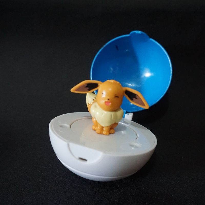 pokemon pokeball eevee great ball greatball moncolle kfc kids meal