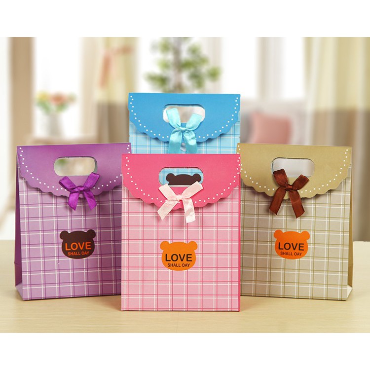 

PAPER BAG KANTONG HADIAH KANTONG KADO PLASTIK KUE PAPERBAG GOODIE BAG KANTONG SOUVENIR