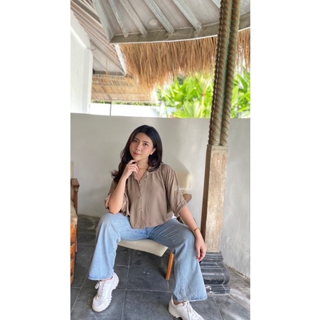 Valerie Shirt// kemeja basic oversize // kemeja crop // kemeja krinkle adem