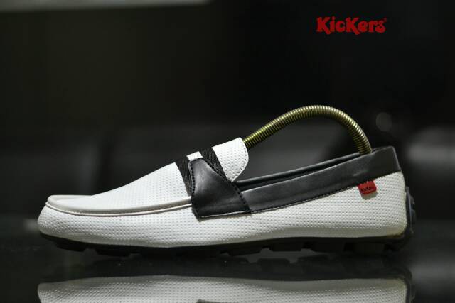 Sepatu Slip On Pria. Kickers Slip On