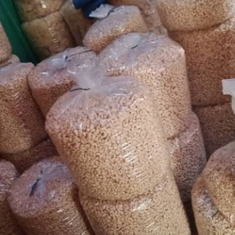 

KACANG METE WONOGIRI HERDIYON 1 KG MENTAH SUPER