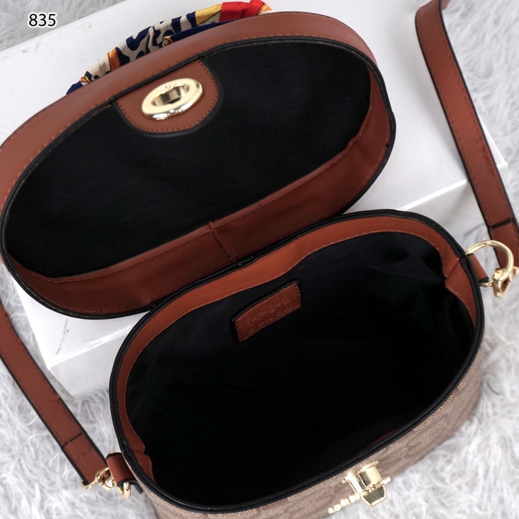 Kay Crossbody 835