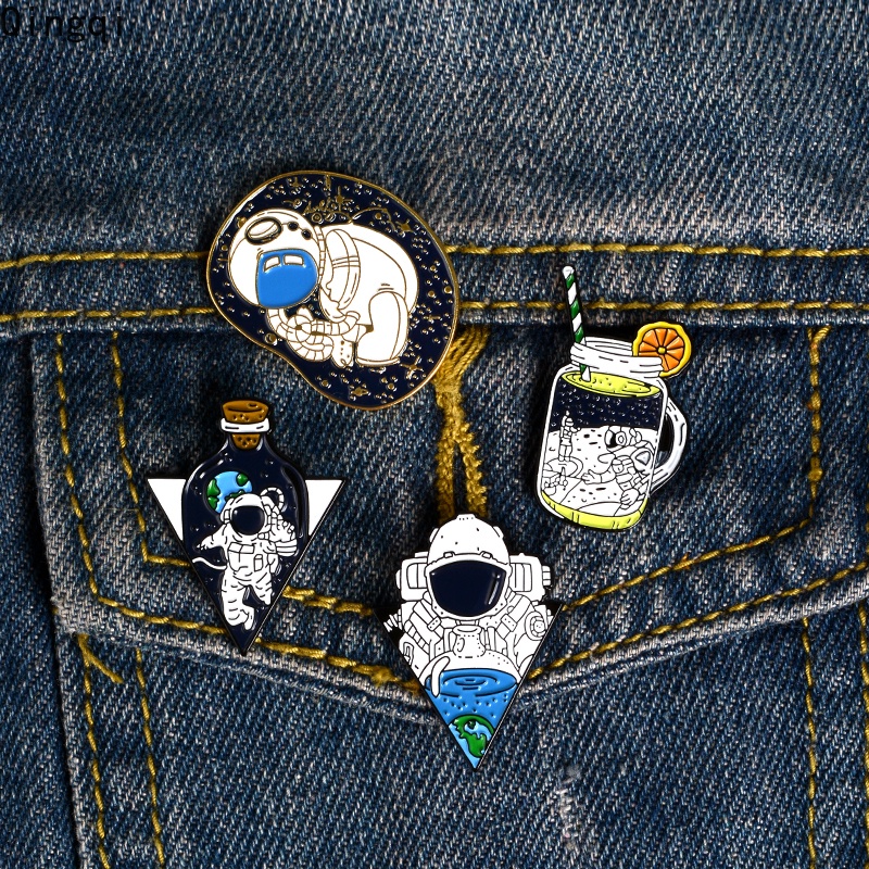 Bros Pin Enamel Bentuk Astronot Luar Angkasa Untuk Anak