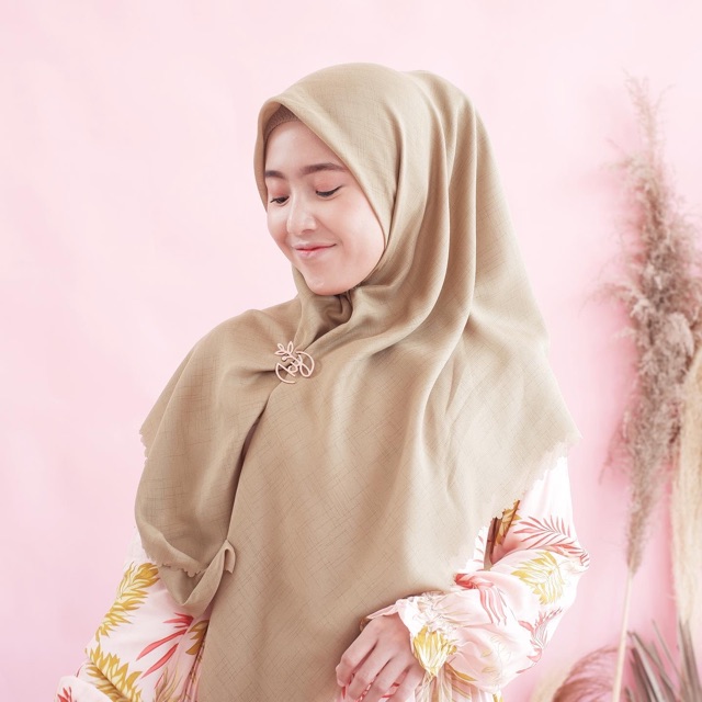 Koyu Hijab Voal Premium Cendana Laser Cutting ( pilih warna)