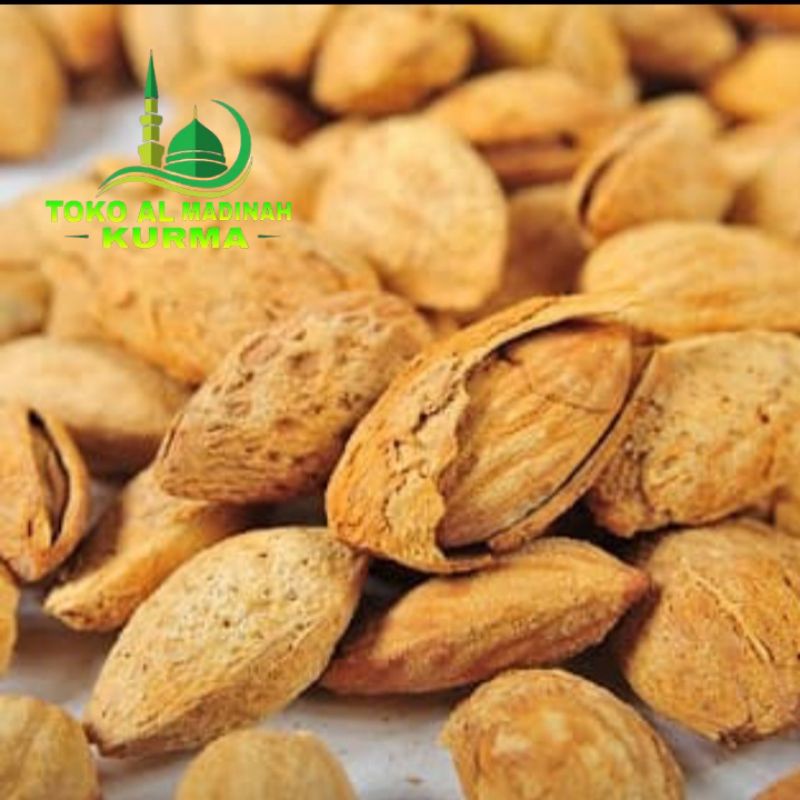 

Kacang Almond 1kg Roasted Creamy milk / kacang almon 1 kg butter