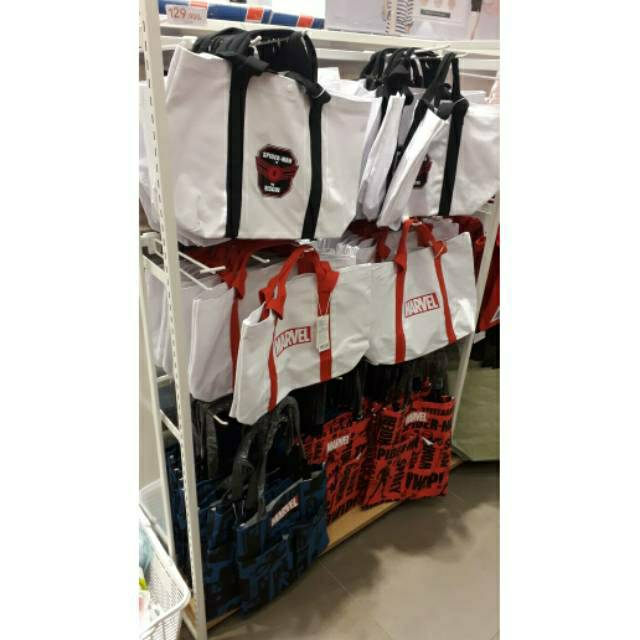 Miniso Totebag Karakter Marvel Rp.139.900,-