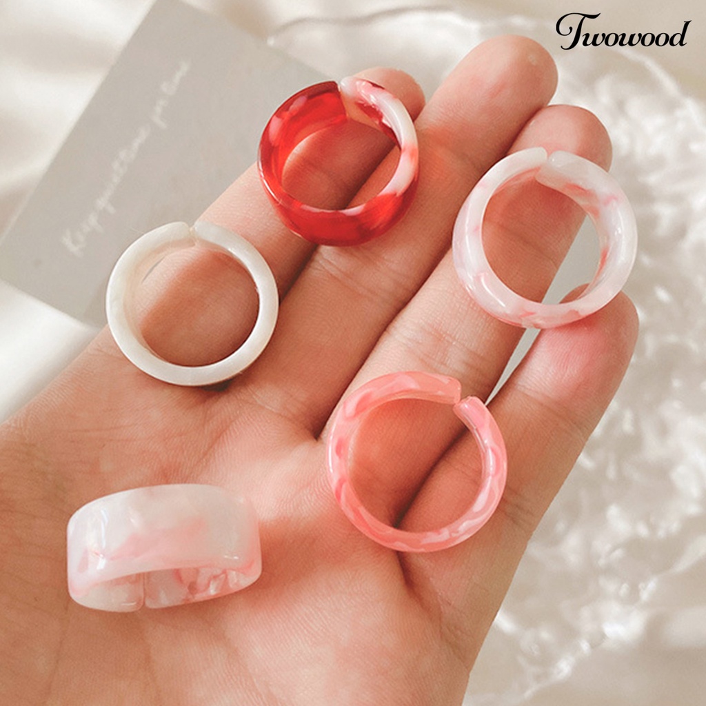 1 Set Cincin Sturdy Bahan Resin Untuk Pasangan