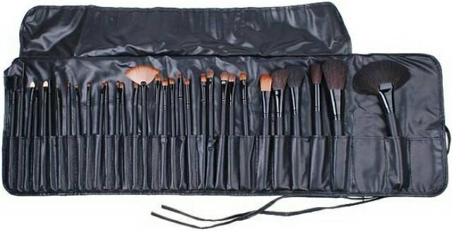 Professional Cosmetic Make Up Brush 32 Set with Case / Kuas Make Up