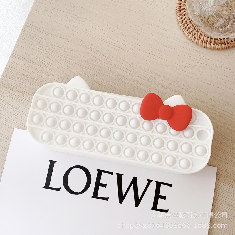 Baapaang - Hello Kitty Small Rubber Wallet / Dompet Pop It-4