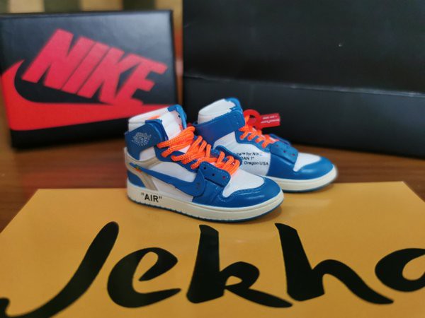 Air Jordan 1 OFF-WHITE UNIVERSITY BLUE - ORANGE ROPE - 3D Sneakers Keychain Gantungan Kunci