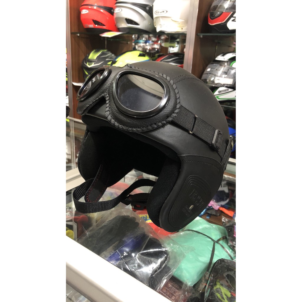 Helm pilot + kacamata