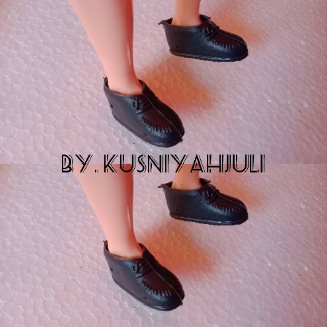 Sepatu Boneka Ken