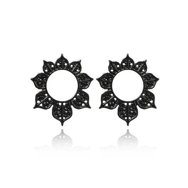 LRC Anting Tusuk Fashion Black Geometric Metal Openwork Flower Round Sun Flower Earrings F2870