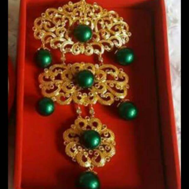 Bross dengan mutiara asli dari lombok