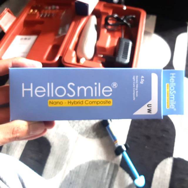 LEM HELLOSMILE/HELLO SMILE (VENEER DAN GIGI KELINCI UW A1 A2)