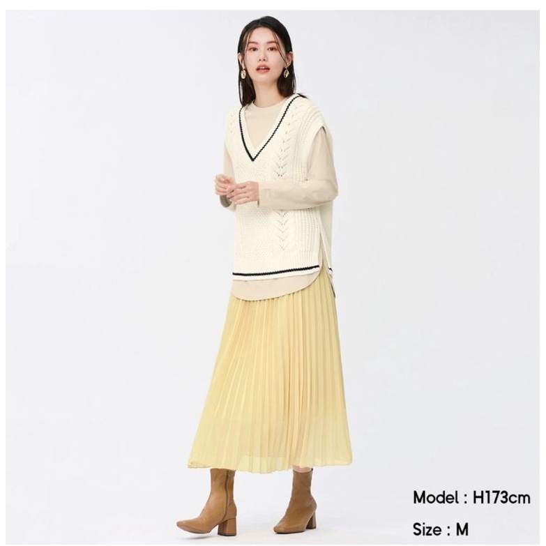 GU - Pleated long skirt