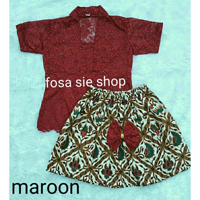 KEBAYA MODERN ANAK SETELAN BAJU KOSTUM BAHAN BROKAT HALUS WARNA MAROON
