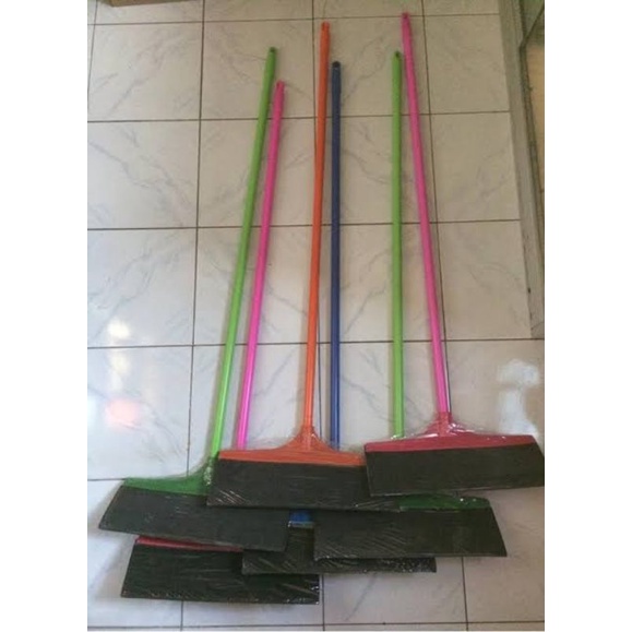 Sekop Cangkul Air /Rubber Mop