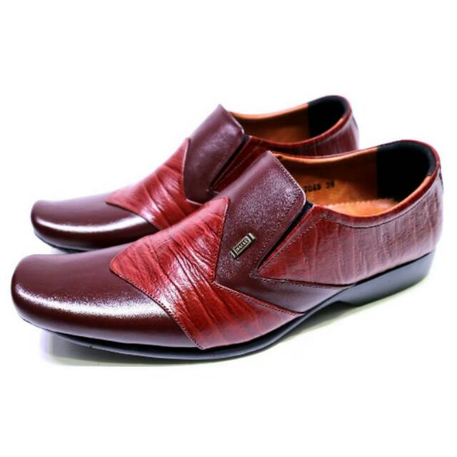 Sepatu Pantofel Bally Kulit Asli / Pantofel Pria / Sepatu Formal Kulit Asli Murah - Bally 7048