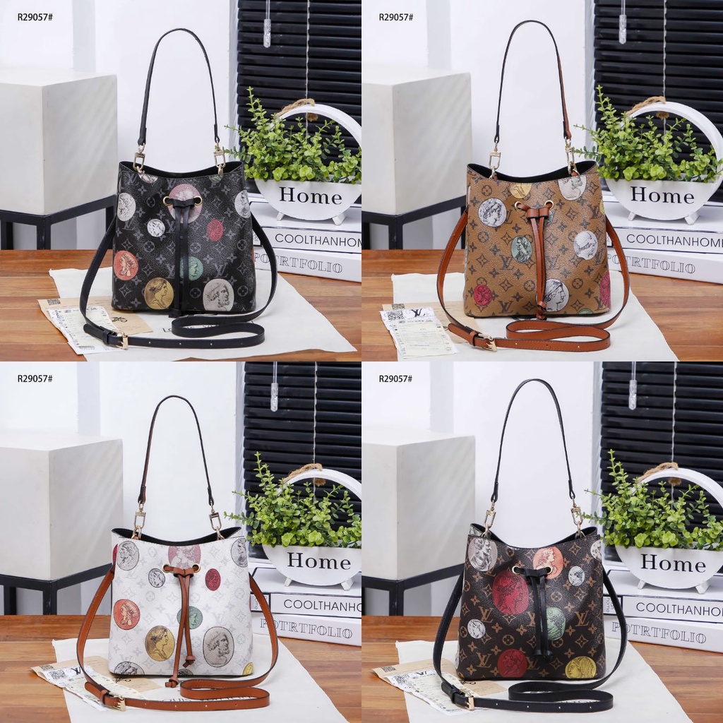 BAG Neo Noe Monogram Cameo R29057