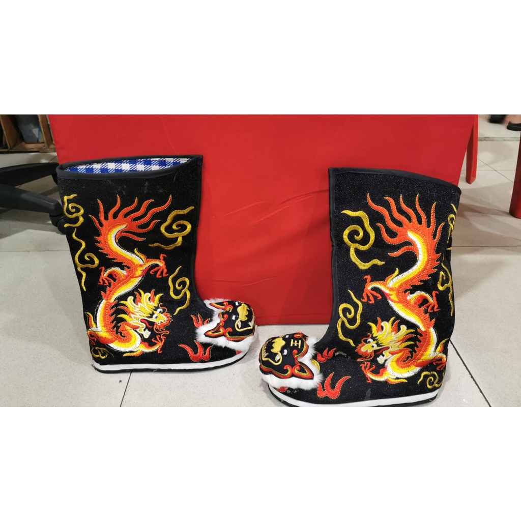 sepatu tatung warna hitam